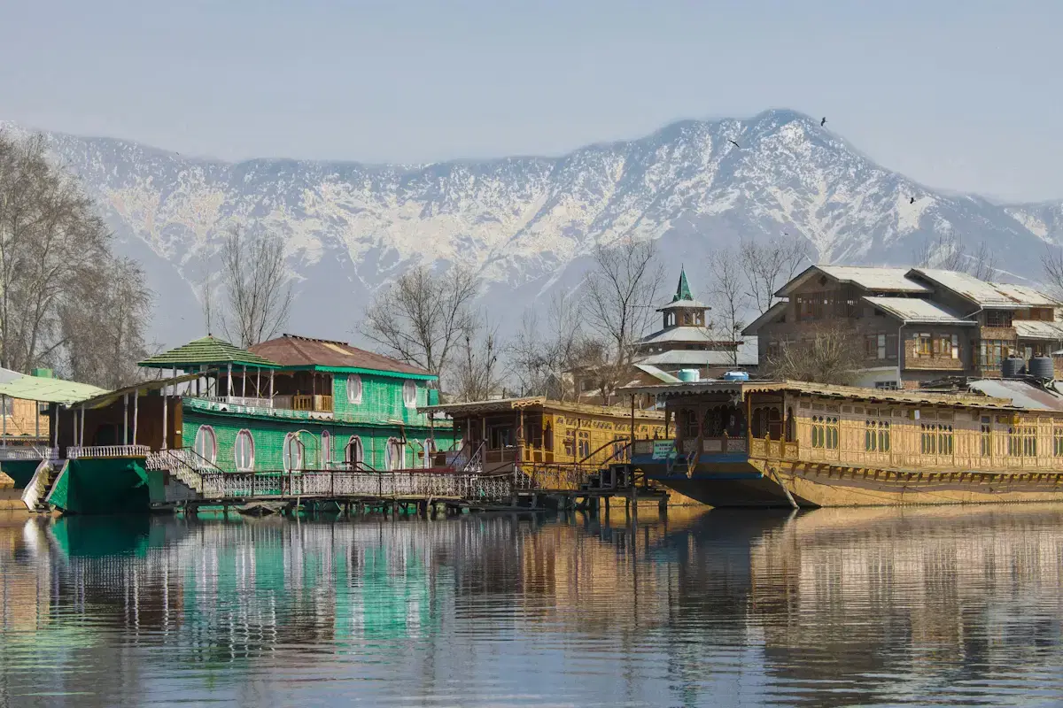 Floating on the Dal — Srinagar, Kashmir